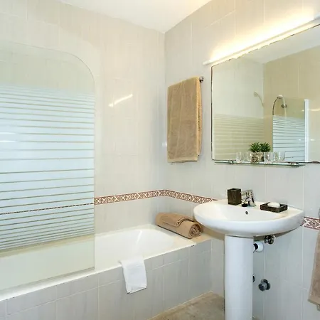 别墅 Illa Petita By *